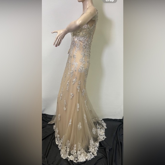 Ivonne D exclusively for Mon Cheri embroidery sleevelessV-neck wedding dress - Picture 6 of 17